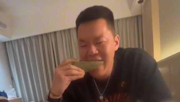 网红乐仔吃瓜视频,揭秘网红圈幕后故事  第2张